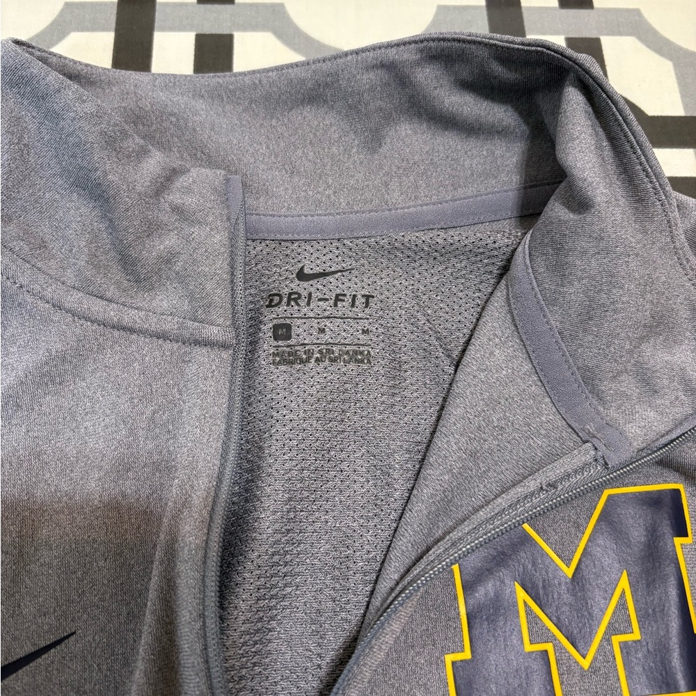 Nike Dri-FIT Gray Quarter-Zip with University of Michigan Logo - Picture 3 of 3